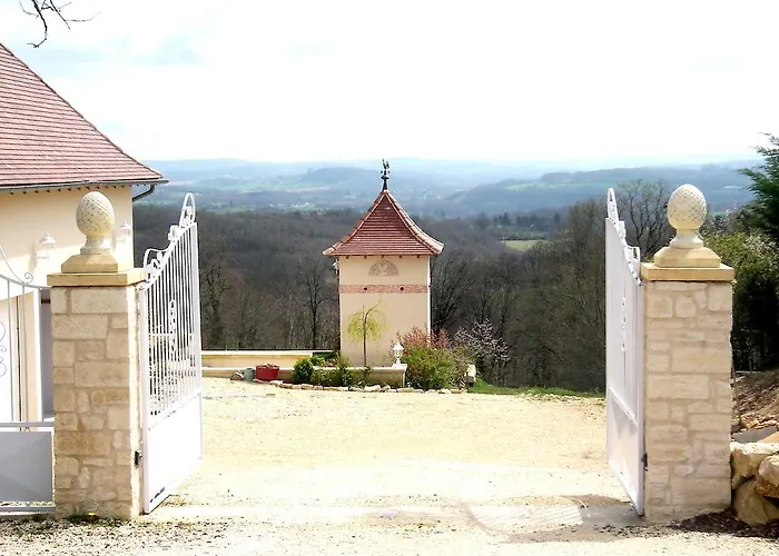 ベッド・アンド・ブレックファスト La Maison Du Parc Saint-Raphaël